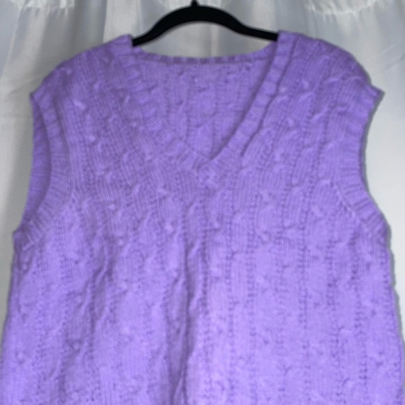 Handmade Cable Knit Sweater Vest Sleeveless V-Neck Overlap/Cross Detailed top - Picture 3 of 9